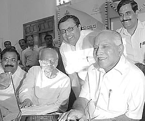 Chief Minister B S Yeddyurappa inaugurating Kannada 'Wikpedia' in Bangalore on Saturday