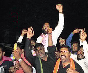 Weeping KCR breaks fast