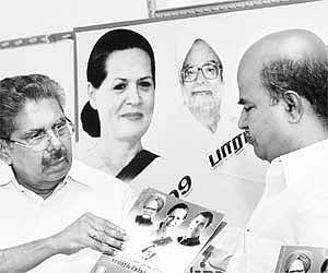 Minister for Overseas Indian Affairs Vyalar Ravi releasing the Tamil version of Congress’ election manifesto, in the city on Sunday.