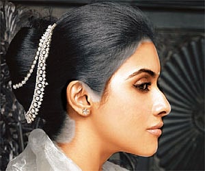 Asin scores in acting