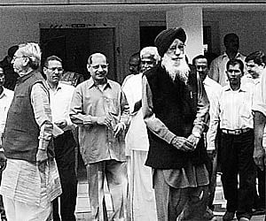 Parliamentary Committee on MPLADS visiting the Government Girls Higher Secondary School in Kochi.