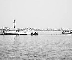 Govt plans Hussain Sagar beautification at a cost of Rs10,00