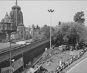 The serpentine queue of devotees at the most revered Lingaraj Mahaprabhu temple in Bhubaneswar on the occasion of Maha Shivratri.