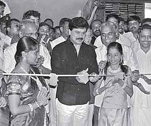 Actor Dileep inaugurating The Chennai Silks in Kochi on Monday.