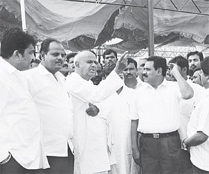 BEGINNING OF A NEW ERA? JD(S) supremo H D Deve Gowda inspecting the arrangements for the Third Front convention at Dobbspet in Bangalore Rural distric