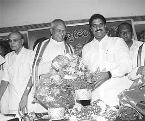 The Brahmin Association of Vijayawada felicitating Rajahmundry MP Undavalli Arunkumar in Rajahmundry on Sunday.