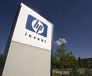 A HP Invent logo is pictured in front of Hewlett-Packard international offices in Meyrin near Geneva in this August 4, 2009 (File photo/Reuters)