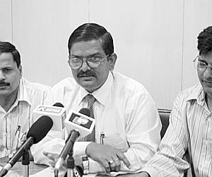 Members of Cuttack-Bhubaneswar Chapter of ICWAI address mediapersons on the achievements of their students in Bhubaneswar on Sunday