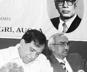 AP State Council of Higher Education KC Reddy and Osmania University Vice-Chancellor T Tirupati Rao at the Suri Bhagavantam birth centenary celebratio