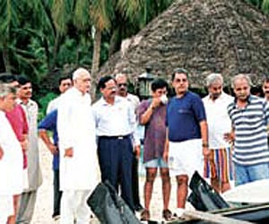 BJP leader L K Advani with Jose Dominic (in blue T-shirt) on Bangaram Island
