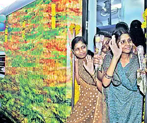 Duronto Express leaving for New Delhi after being flagged off from Chennai Central by Union Home Minister P Chidambaram, in the city on Monday.