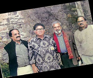 Paul Zacharia with writers Sunil Gangopadhyay, U R Ananthamurthy and M T Vasudevan Nair at the Neemrana Literary Festival.