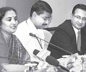 Principal secretary for IT K Ratna Prabha speaks at the inauguration of a seminar on Digital Technology in Crime Investigation.