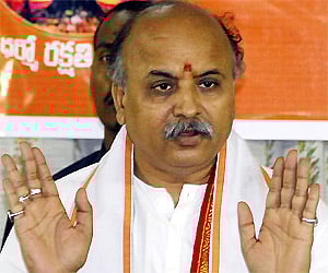 VHP general secretary Pravin Togadia (File photo/ ENS)