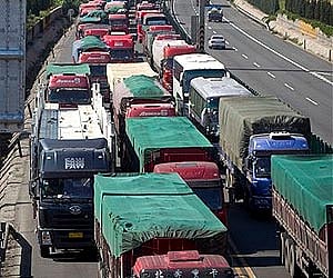 100 kilometre traffic jam on Badaling Expressway in China. (Photo: AP)