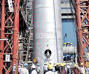 A diesel hydotreating reactor being installed by the Chennai Petroleum Corporation Limited (CPCL) at its Manali refinery.