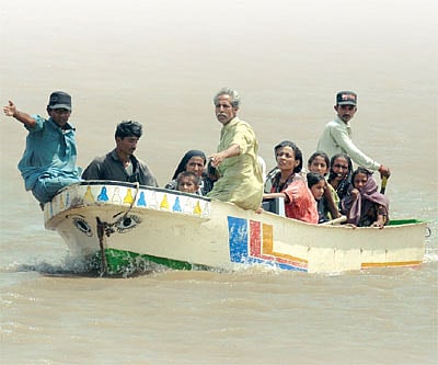 At least 1,500 people have died in the Pakistan floods and millions have been left destitute and stranded. ENS