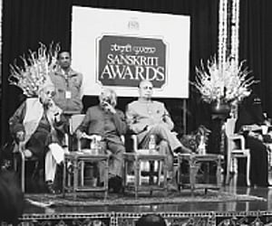 Ashok Vajpeyi, Dr APJ Abdul Kalam, Dr Abhishek Manu Singhvi, Shahida  Shabnam, Rana Ayyub, Abhishek Hazra, Murad Ali Khan and Vinayak Lohani