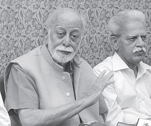 President of the Committee for Release o Political Prisoners (CRPP), AP branch, KG Kannabiran (centre) at a media conference in Hyderabad on Saturday.
