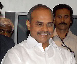Late Andhra Pradesh Chief Minister Y S R Reddy (File photo/ ENS)