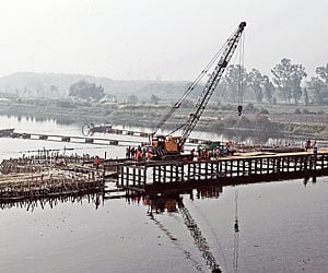Construction site of the DMRC Yamuna bridge