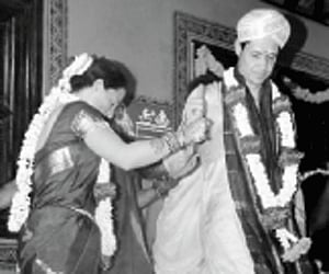 Wolfram Wintzer and Jacinta Essling take their sacred vows according to Vedic rites around the sacred fire at Panambur Beach on Thursday | EPS