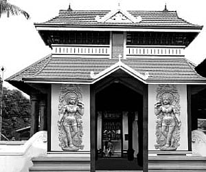 Opening of nadapanthal, temple gopuram tomorrow