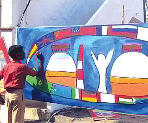 Children look at exhibits at the Chennai Science Festival held in Anna Gem Science Park School | R Satish Babu
