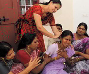 A scene from the rehearsal of Avasanikatha Nilavilikal