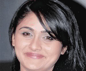 THE TRI-LINGUAL STAR