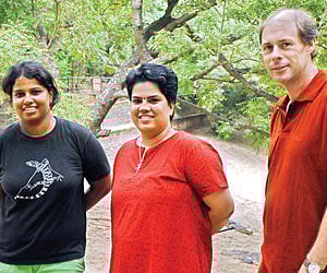 Gayathri Selvaraj, Gowri Mallapur and Director Colin Stevenson