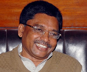 Congress leader Ugrappa defends Karnataka CM Siddaramaiah against BJP allegations