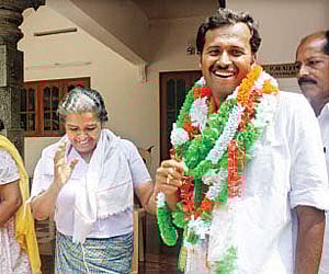 UDF candidate Anoop Jacob on his campaign trail | EPS