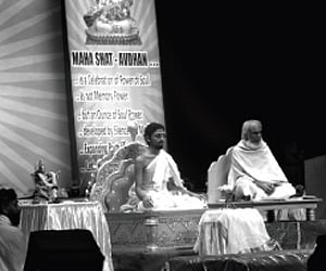 Jain monk Ajitchandra Sagar and his master Nayachandra at the Shanmukhananda Hall in Mumbai on Sunday