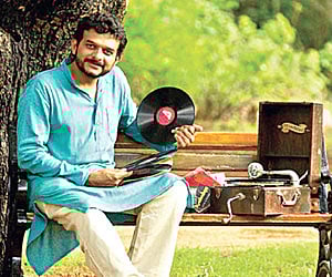 Krishna first Indian to sing at Kilinochchi