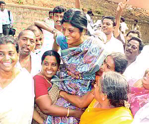 Stars make audio launch a glitzy affair