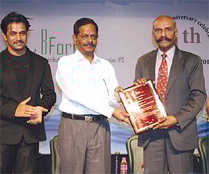 Former DGP Devaram receives the K Mohandas Memorial Award i R SATISH BABU