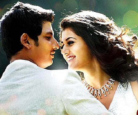 The poster of 'Vandhaan Vendraan'.