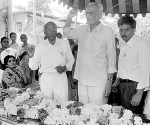 Guntur advocate Y Venkateswara Rao, Samata Party former national president VV Krishna Rao (second from left), APCLC state vice-president P Srinivas an