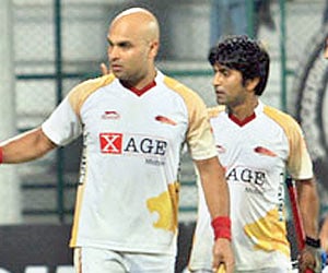 Len Aiyappa celebrates a goal vs Bhopal Badshahs