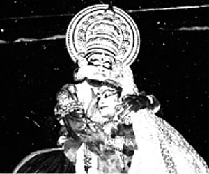 File photo of Kalamandalam Gopi and Kottakkal Sivaraman in Nalacharitham