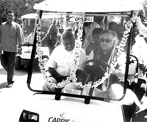 Environment and forest minister Jairam Ramesh driving battery vehicle at SV Zoological Park in Tirupati on Sunday