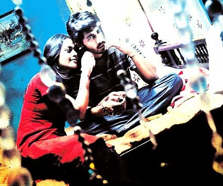 The poster of 'Veppam'.