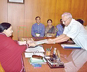 Chief Minister M Karunanidhi inaugurating the Information Technology park at Ilandhaikulam in Madurai and Gangaikondan ELCOT IT Park.
