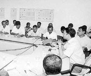 The representatives of the first batch of grama panchayats under the Phase II of Jalanidhi project at a review meeting in Thiruvananthapuram.