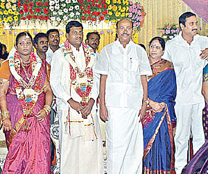 DMK chief M Karunanidhi, PMK founder S Ramadoss and PMK state president G K Mani share a light moment after finalising seat-sharing agreement(EPS)