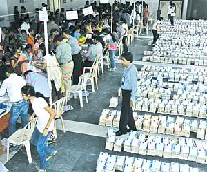 RYA distributes books to college students