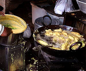 Retail prices of edible oils are likely to remain firm in the coming months and there is no sign of its cooling off. (File photo: EPS)