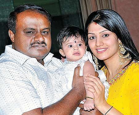 JD(S) President and former Chief Minister of Karnataka, HD Kumaraswamy with actress Radhika and their daughter Shamika.