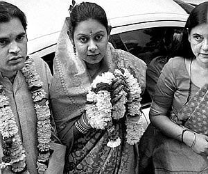 STEPPING INTO NEHRU’S SHOES: Varun Gandhi and Yamini Roy arrive for a ritual on the eve of their wedding in Varanasi on Saturday. Maneka Gandhi is als